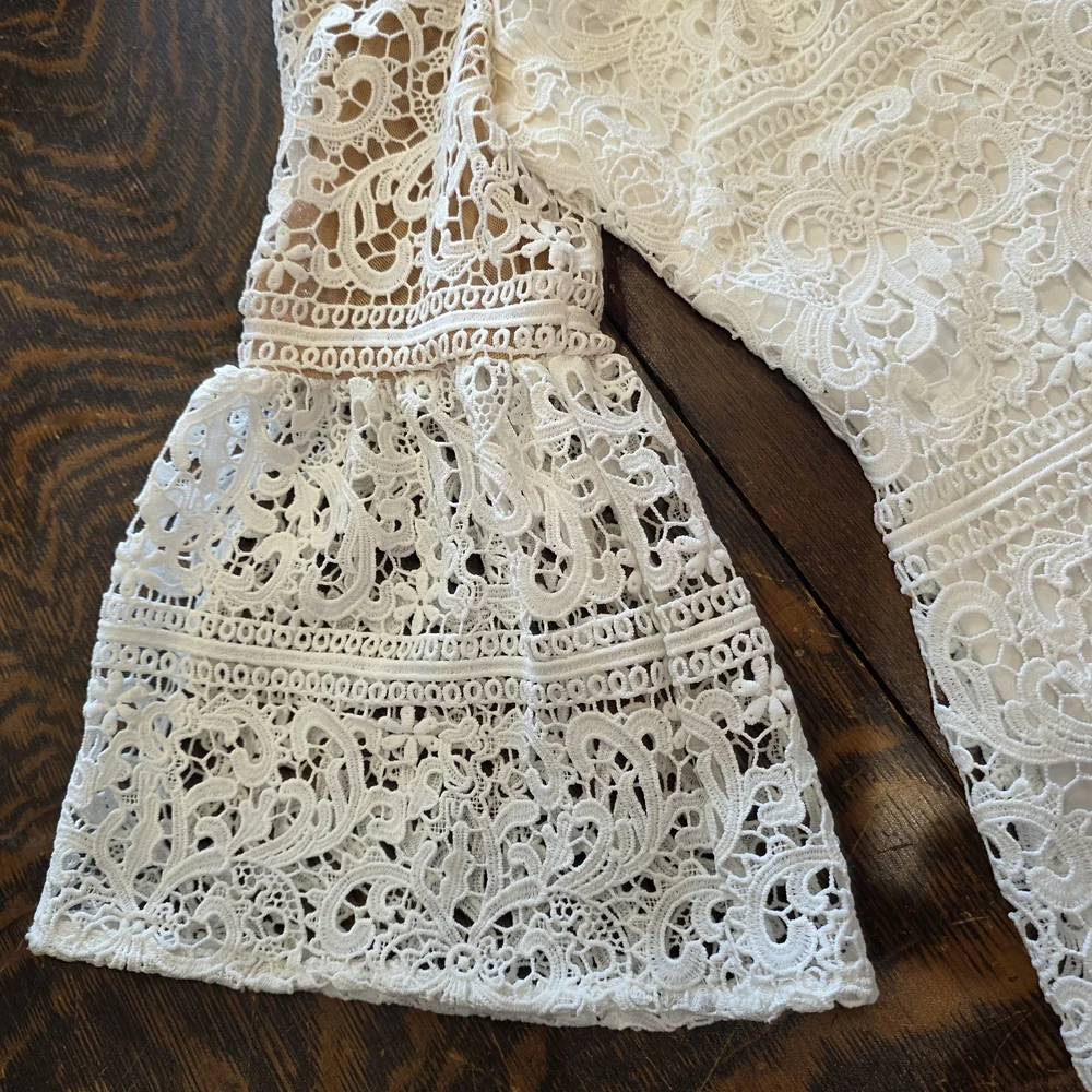 Lauren Ralph Lauren‎ white lace tan underlay top bell-sleeve sheath dress Size 2